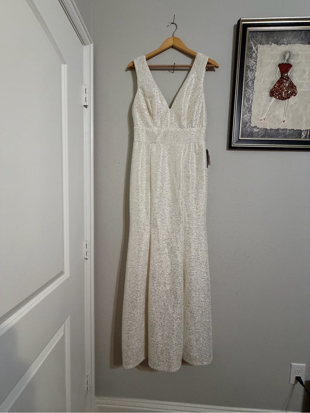 Xtraordinary White V-Neck Evening Dress Jr sz 13